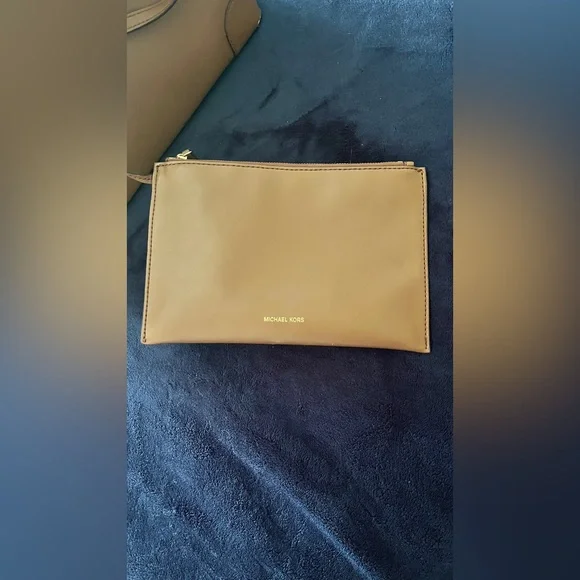 Michael Kors Tote Bag - Picture 6 of 14